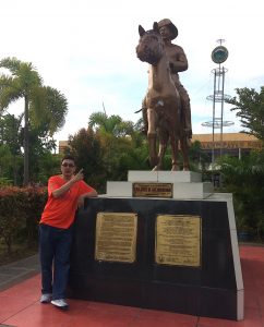 Dr. Ed at Statue of Gen Jose Alejandrino